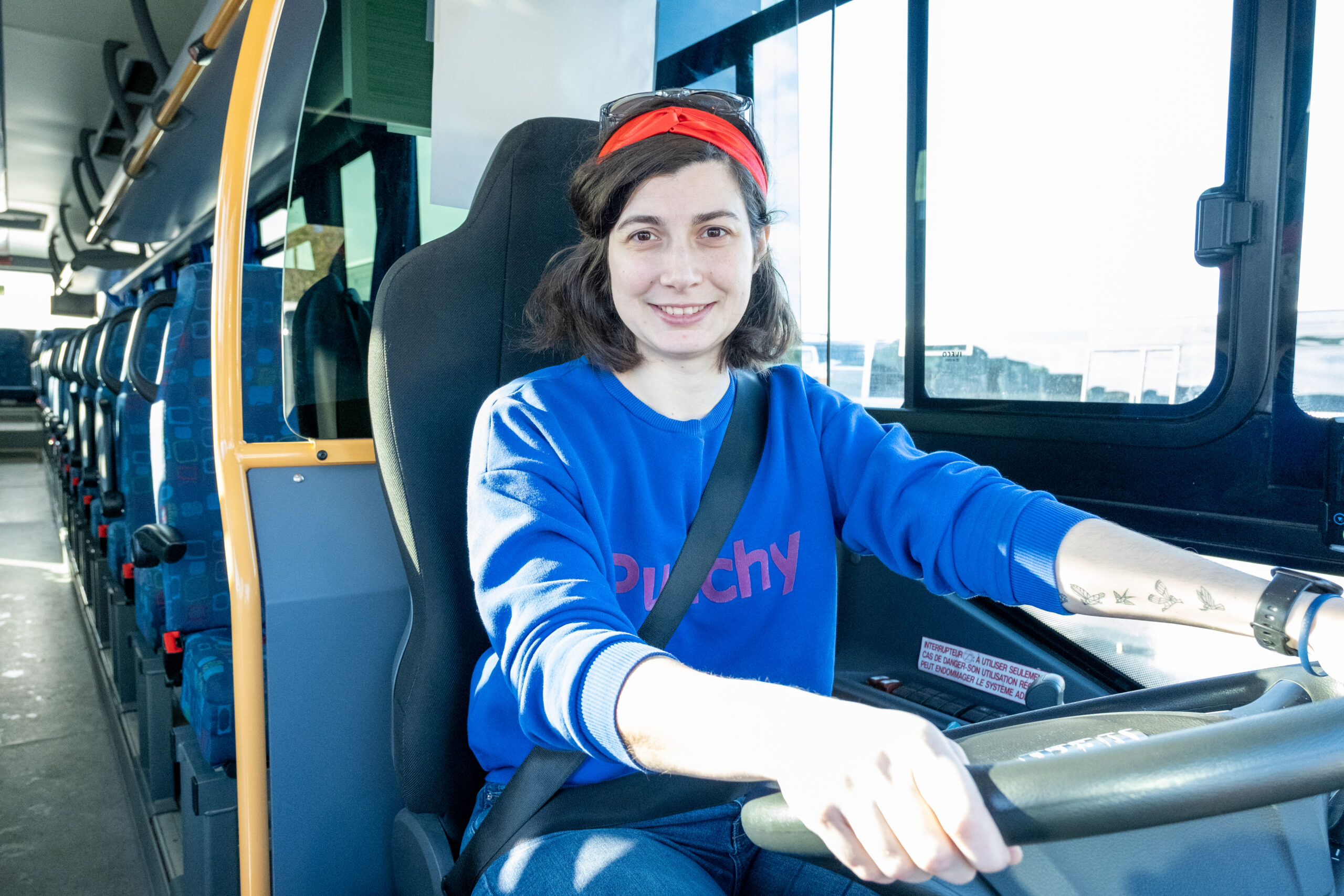 Photo illustratnt le métier de conducteur de car
